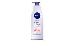 NIVEA Kiraz Çiçeği Ne mlendirici Vücut Losyonu 400 ml