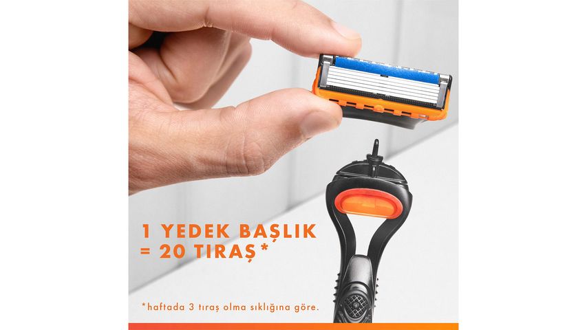 Gillette UEFA Champions League Special Edition Fusion5 Men’s Razor + 4 Refill Blades + 200 ml Shaving Gel