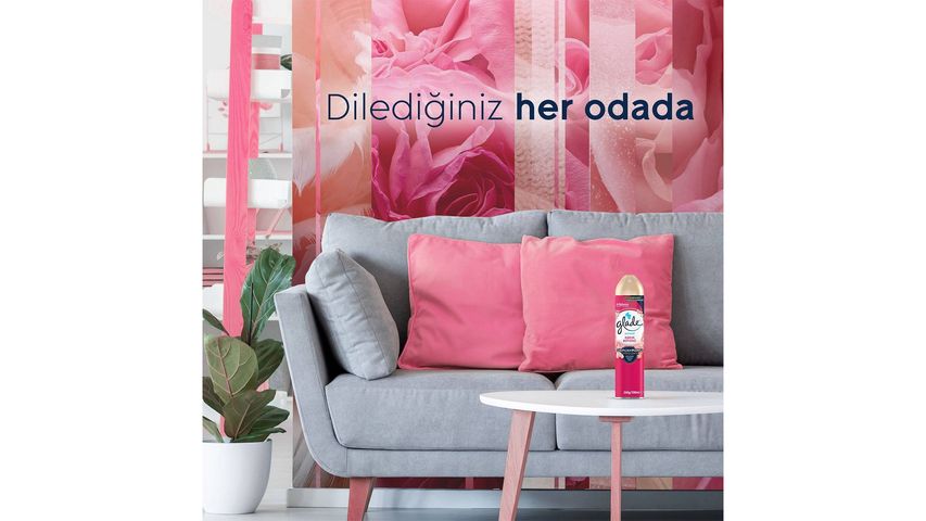 Glade Aerosol Air Freshener Enchanted Love 300 ml